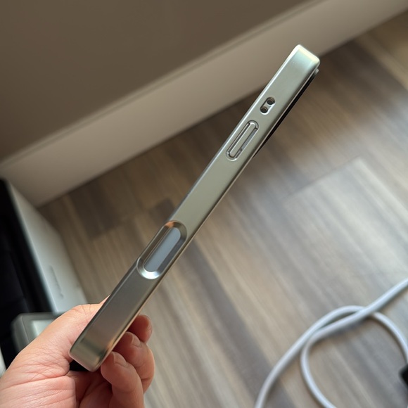 Casetify iPhone 16 pro max silver edge purringcatco case - Picture 4 of 4